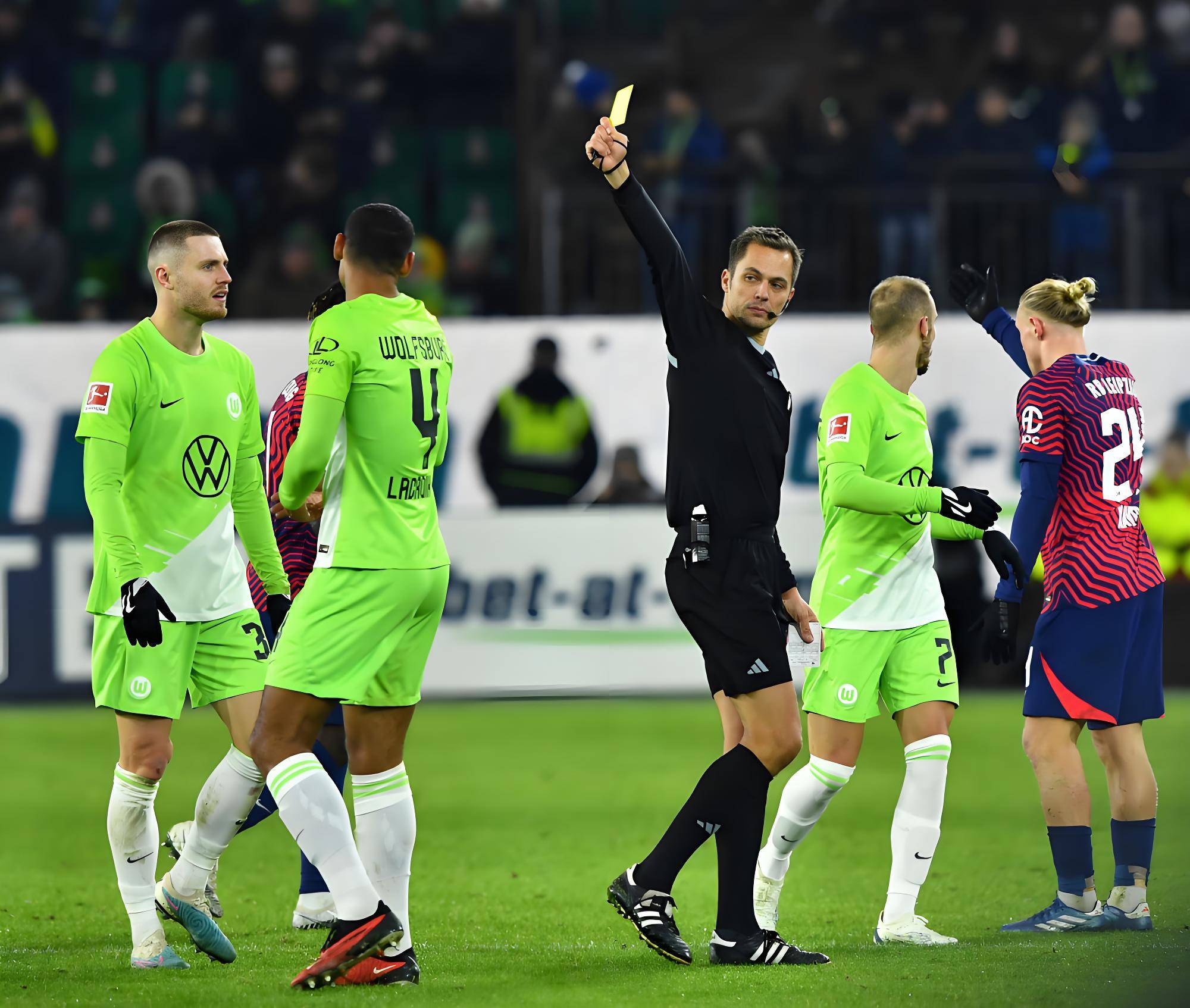 沃尔夫斯堡击败对手，德甲夺冠前景堪称一线闪现的简单介绍