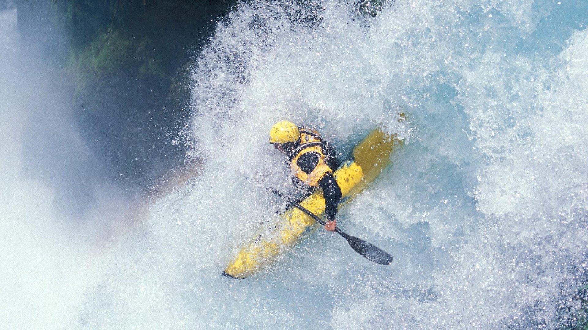街道轰鸣与球场硝烟，F1迈阿密激战与勇士王朝的冷酷序章