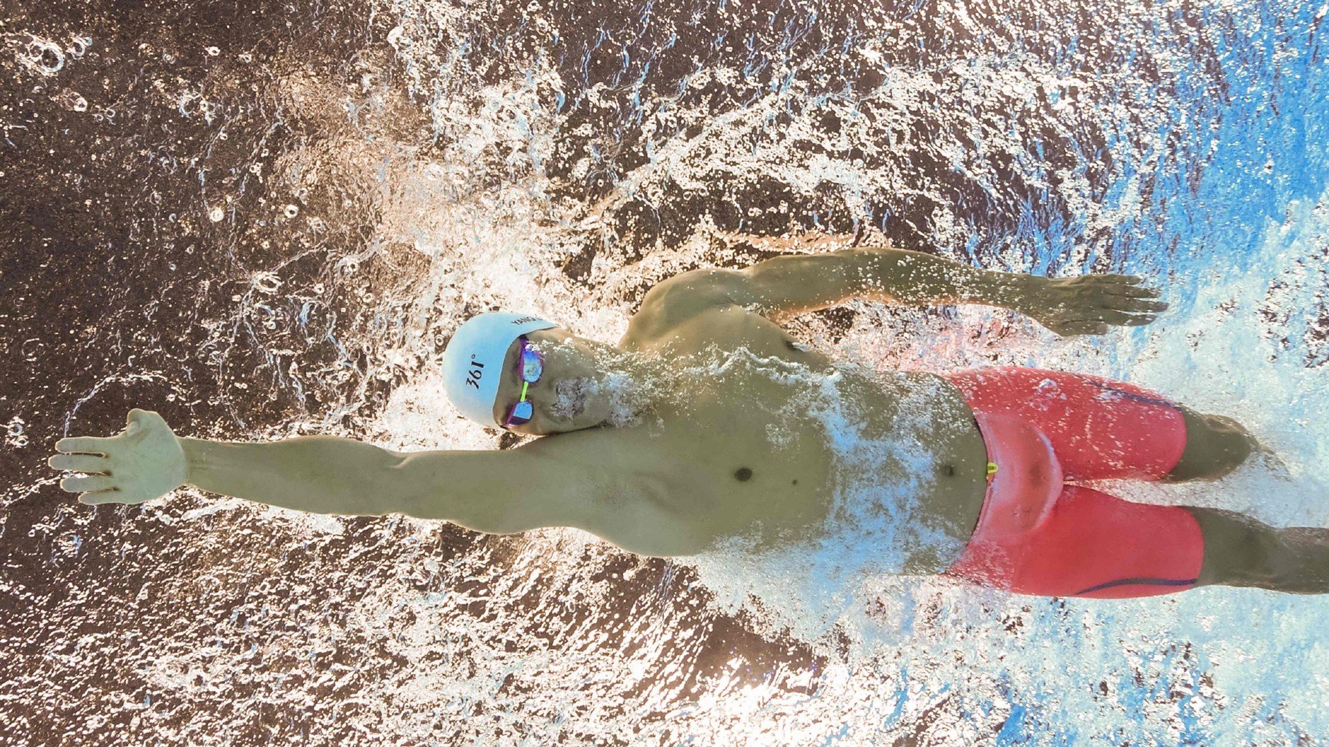 法网逆转拉沃尔杯，纳达尔统治全场，红土之王再证传奇